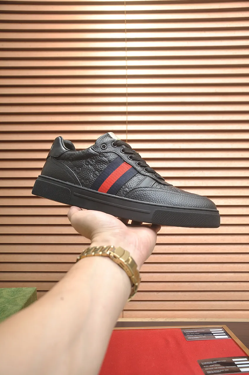 Men's shoes 💰480💶【GUCCI】1:1 men's sports shoes from the official website are now on the market. They are made of original silk cowhide + first-layer sheepskin lining, plus the original 1:1 comfortable outsole from the official website. Fashionable and versatile, super comfortable and breathable! Available in 2 colors: black, standard shoe size 38/45 (custom-made size 45 is non-refundable)